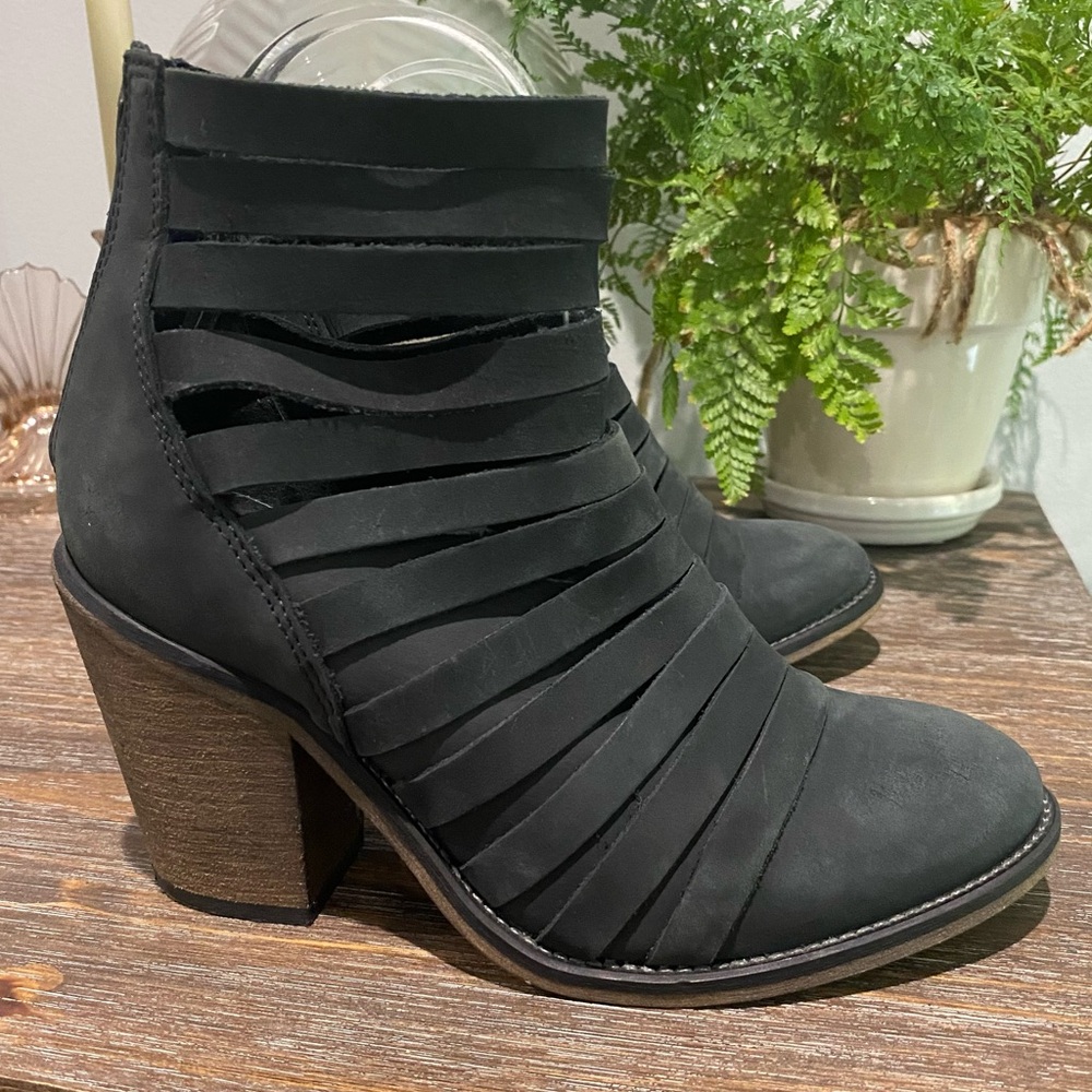 FREE PEOPLE Hybrid Strappy Leather Block Heel Ankle Boots Bootie 37 US7 Black - Picture 4 of 15